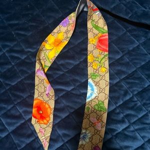 Gucci scarf